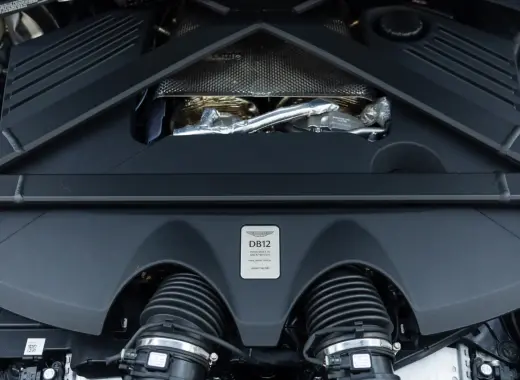 Aston Martin DB12 V8