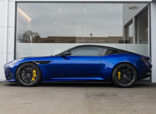 Aston Martin DB12 V8