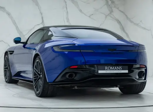 Aston Martin DB12 V8