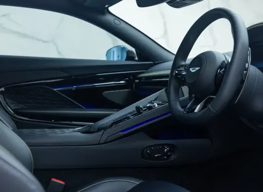 Aston Martin DB12 V8