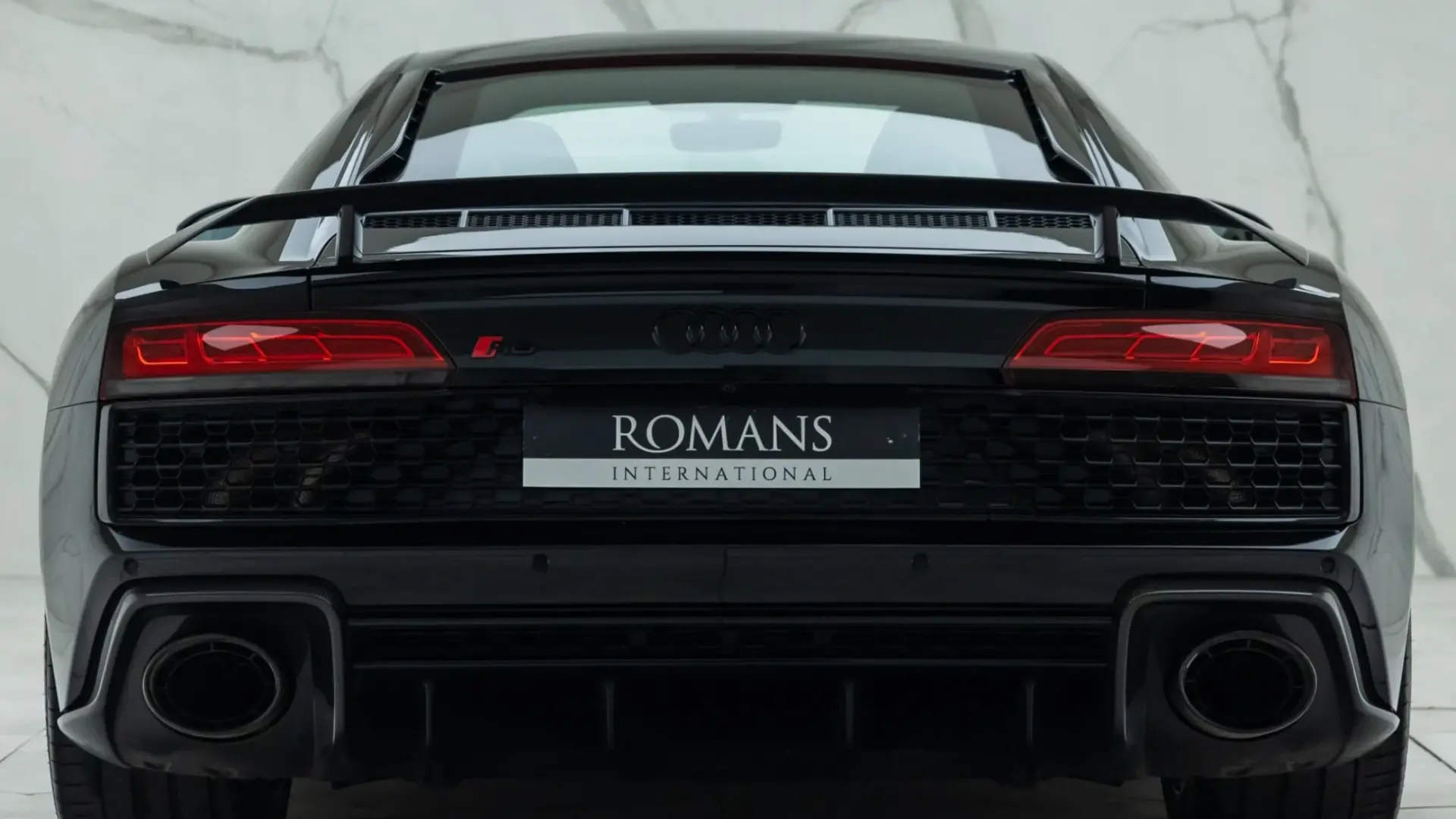 Audi R8 V10 Performance Carbon Black