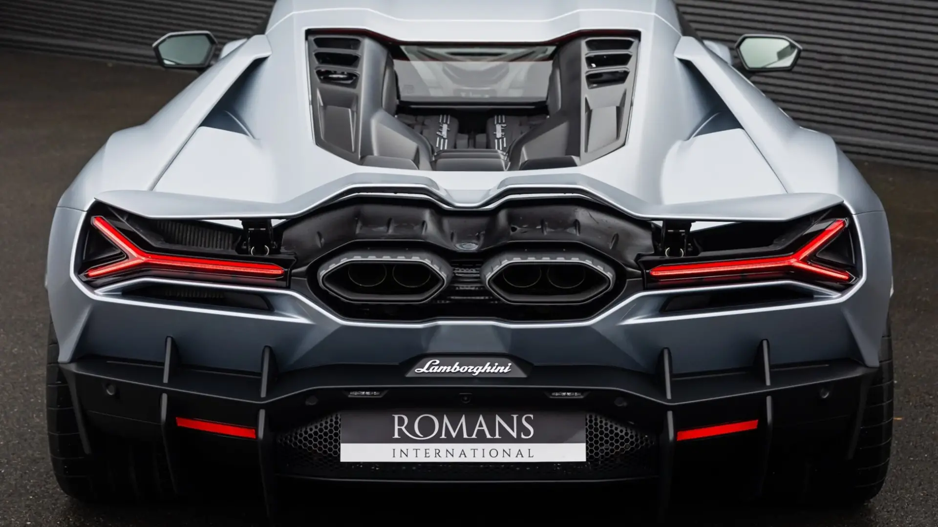 Lamborghini Revuelto